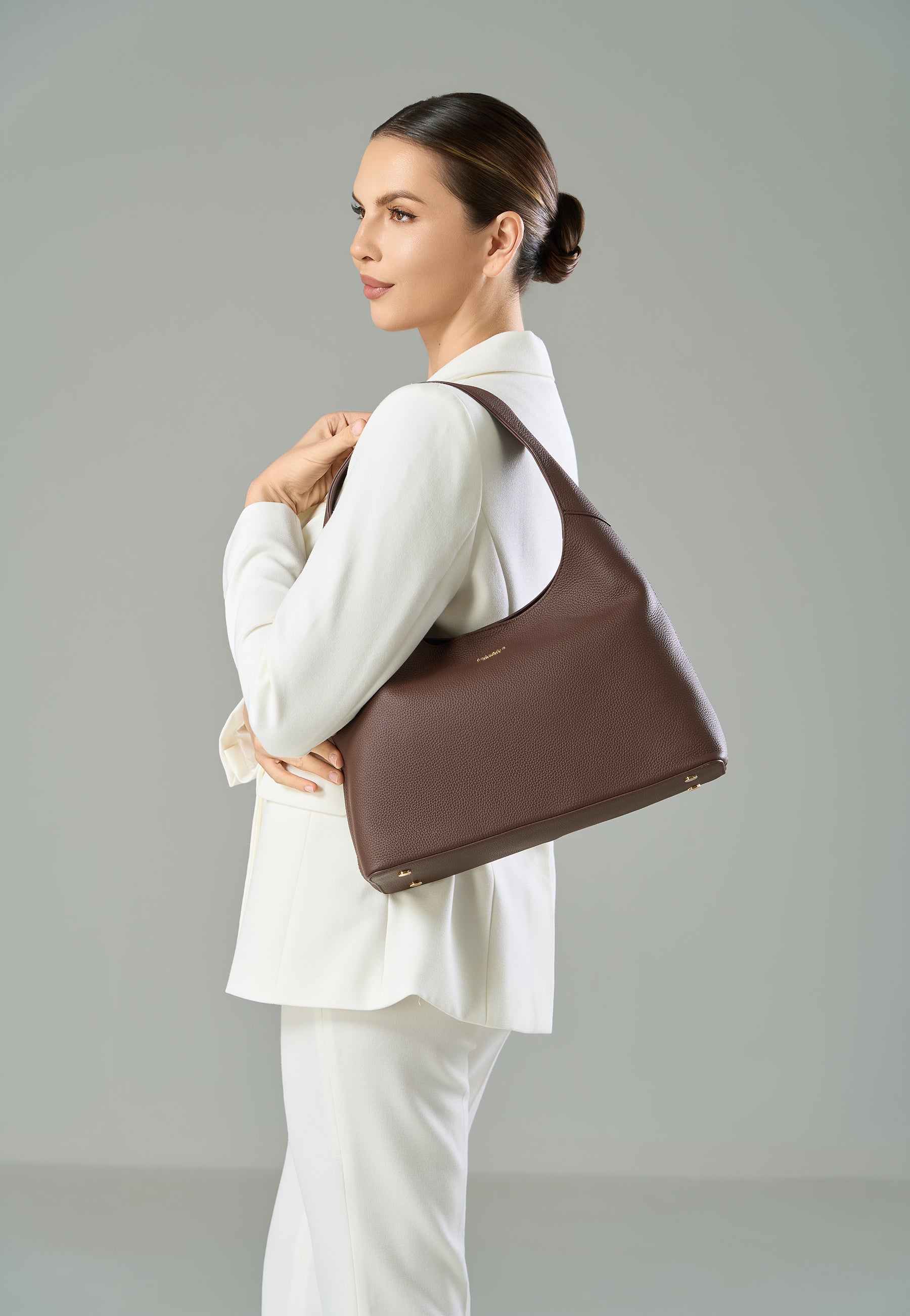 Valeria  (Brown)