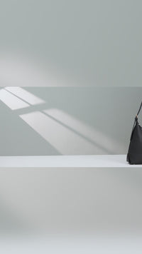 Vera Genuine Leather Handbag (Black)